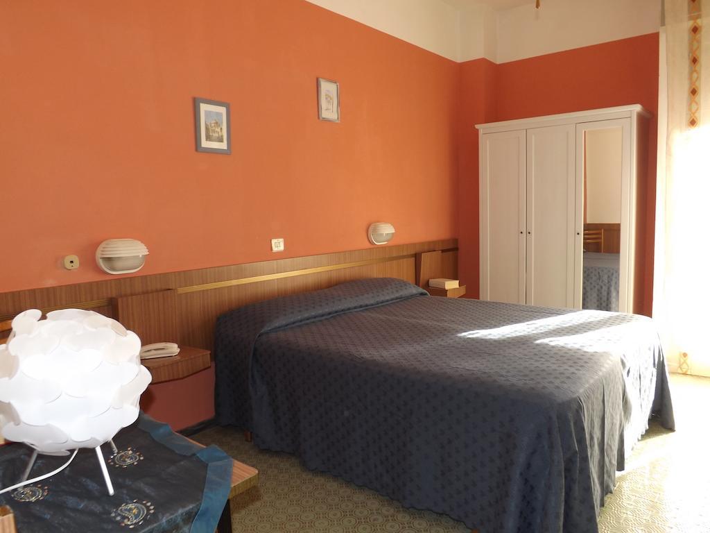 Hotel Danubio San Mauro Mare Kamer foto